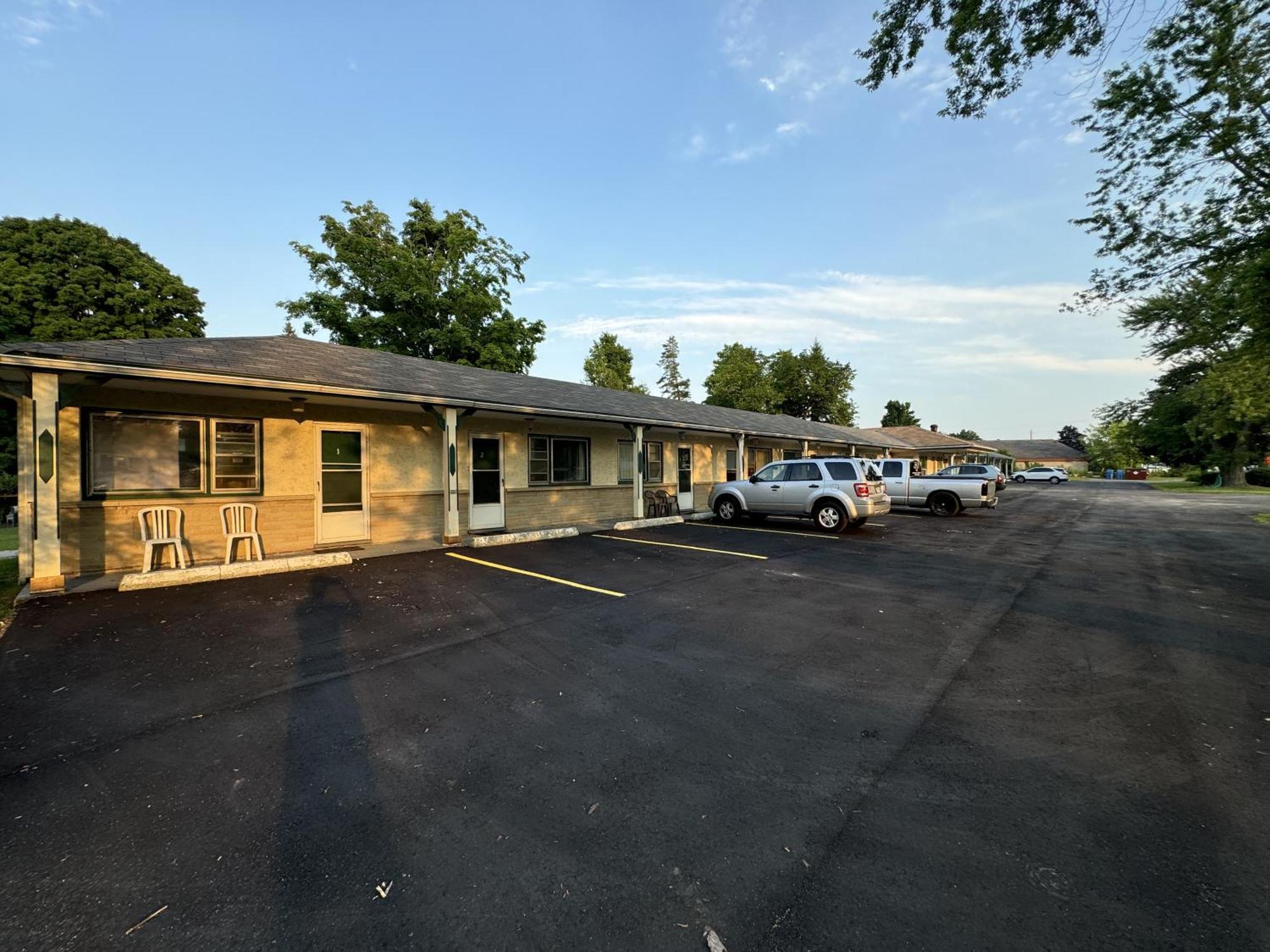 Holiday Motel Orillia Esterno foto