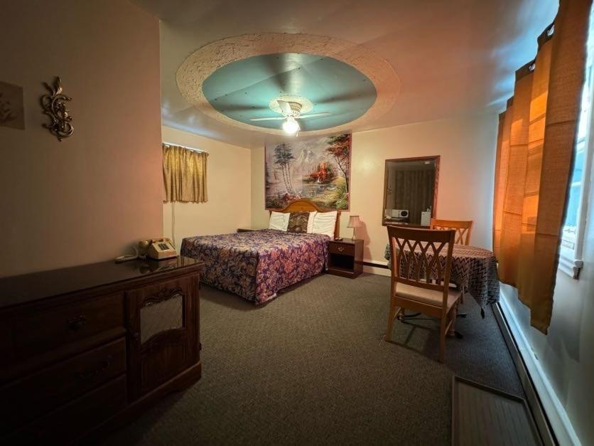 Holiday Motel Orillia Esterno foto