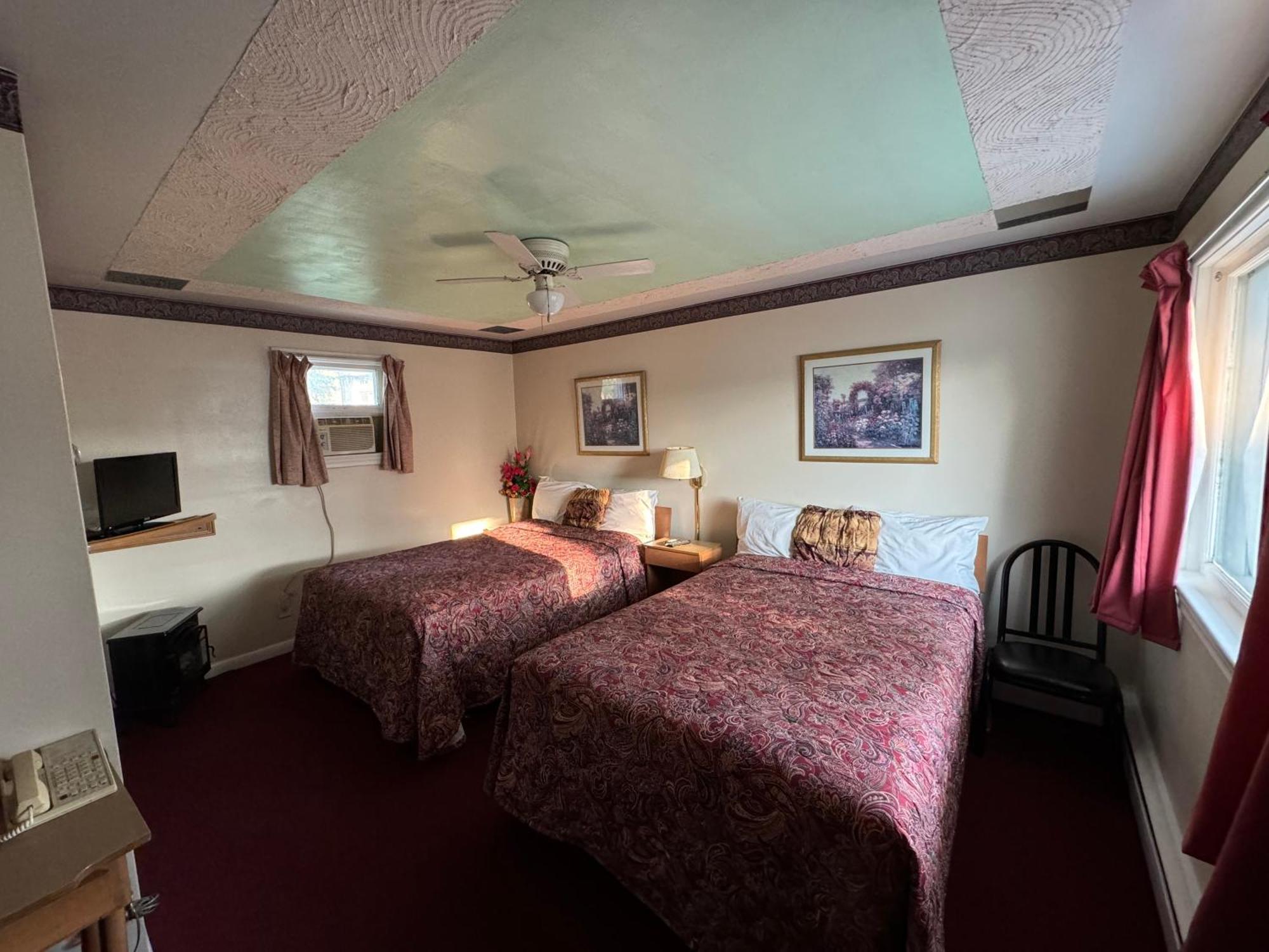 Holiday Motel Orillia Esterno foto