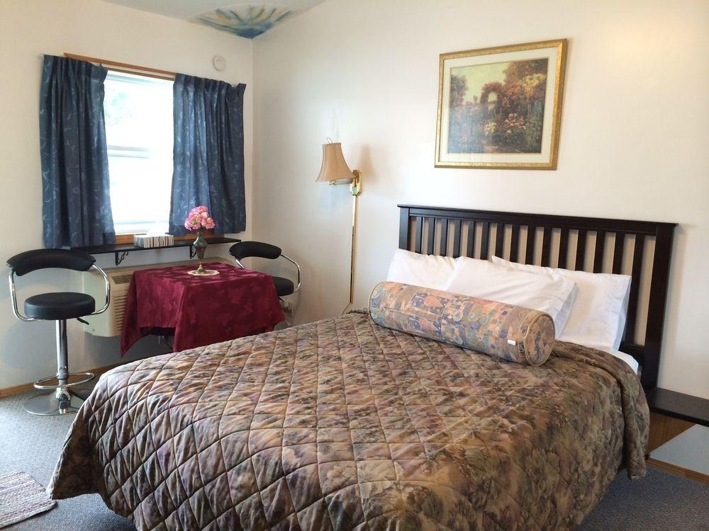Holiday Motel Orillia Esterno foto