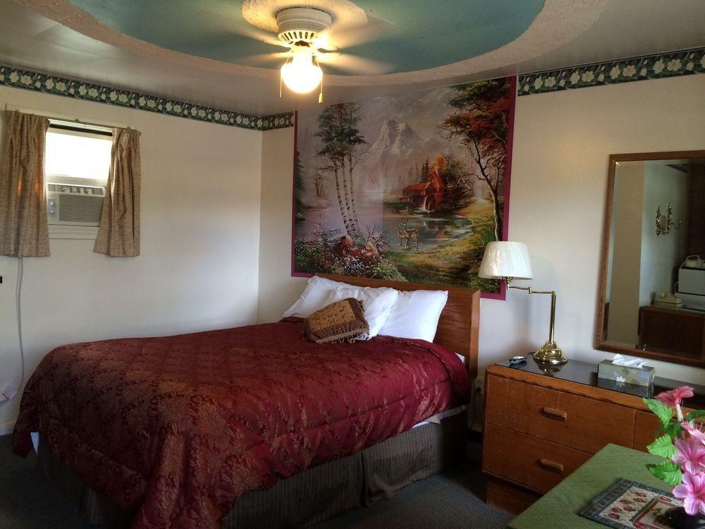 Holiday Motel Orillia Esterno foto